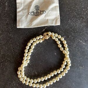 Never worn Vivienne Westwood Cream Pearl Necklace with Gold Clasp
